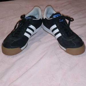 Barely worn, practically NEW Addidas Samoa